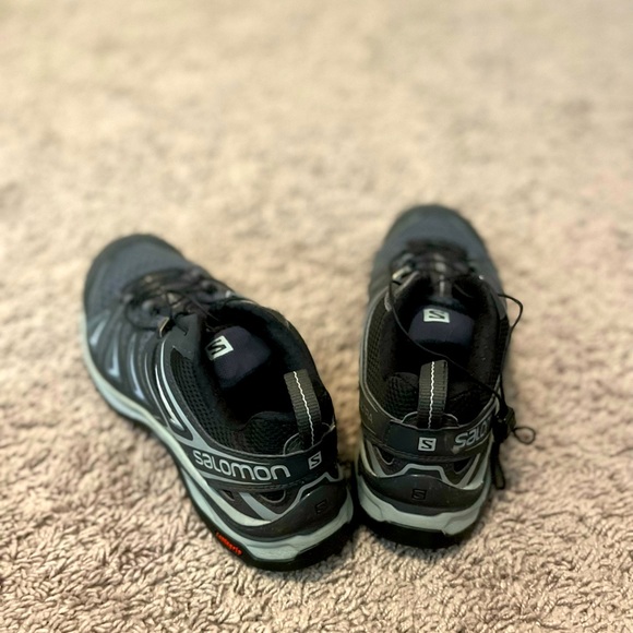Salomon hiking shoes - Picture 1 of 3